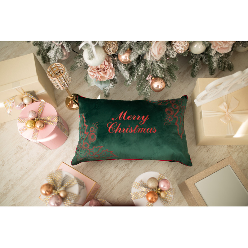 Наволочка новорічна оксамитова вишивана NOV01CH "Merry Christmas"