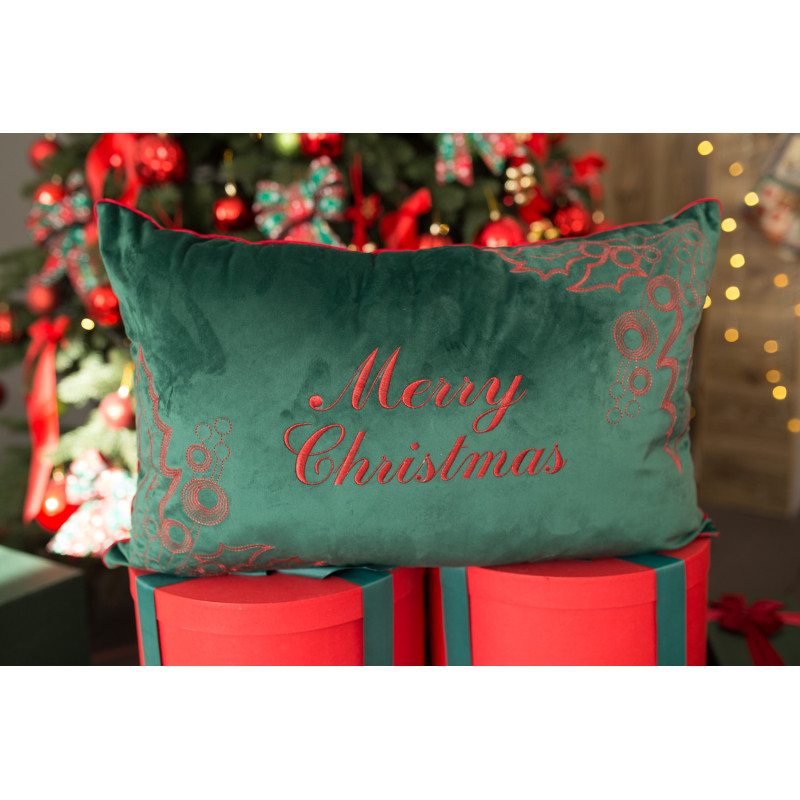 Наволочка новорічна оксамитова вишивана NOV01CH "Merry Christmas"