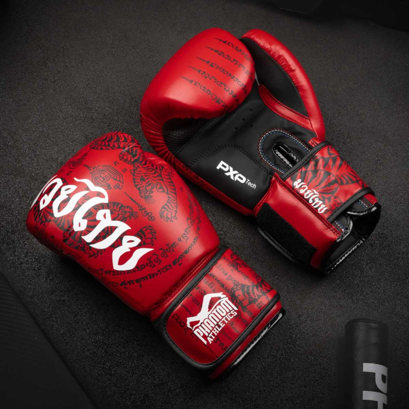 Перчатки для бокса Phantom Muay Thai Red 14 унций (бандажи в подарок)