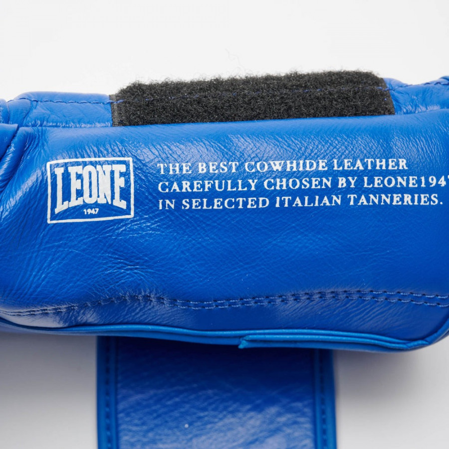 Боксерські рукавиці Leone GN111 THE GREATEST Blue 10 унцій (бинти 4 м. в комплекті)
