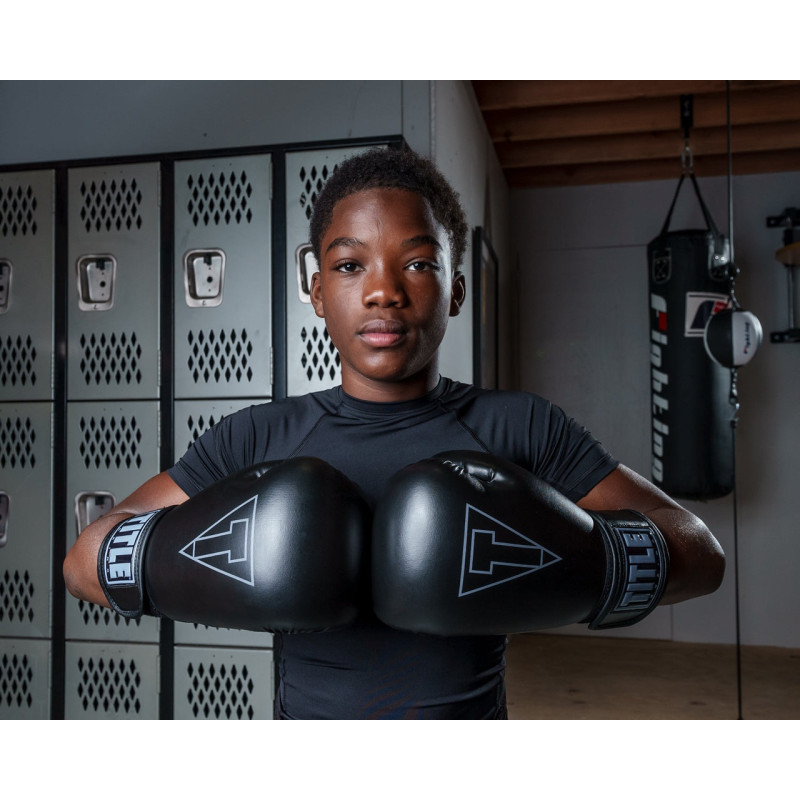 Боксерські рукавиці TITLE Boxing Vegan Gloves Black 8 oz
