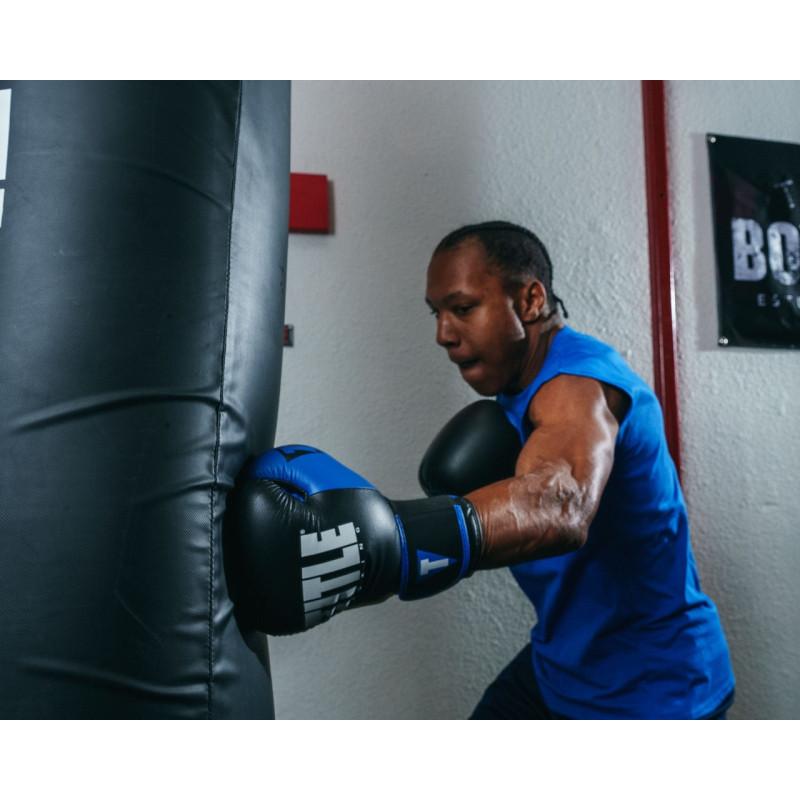 Боксерські рукавиці TITLE Boxing Dynamic Strike Black/Blue 12 oz