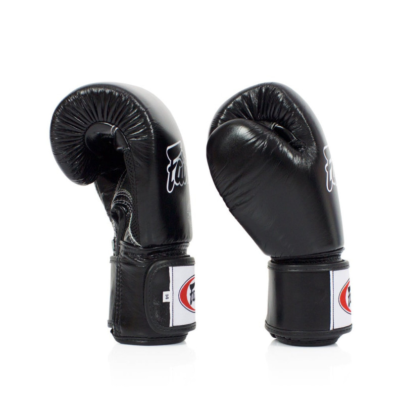 Боксерські рукавиці Fairtex BGV1 Black 18 унцій (бинти в комплекті)