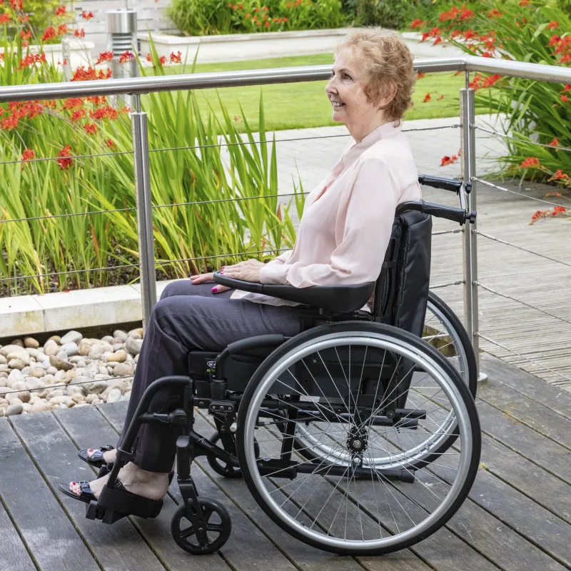 Середньоактивне крісло колісне Invacare Action 3 NG HEMI (Action 3 NG HEMI-2227)