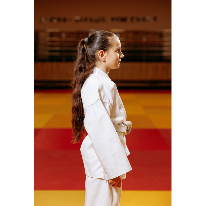 Біле дитяче кімоно для дівчаток, карате, TM BUDOGI, зріст 150 см, щільність 240 гр/м.кв.