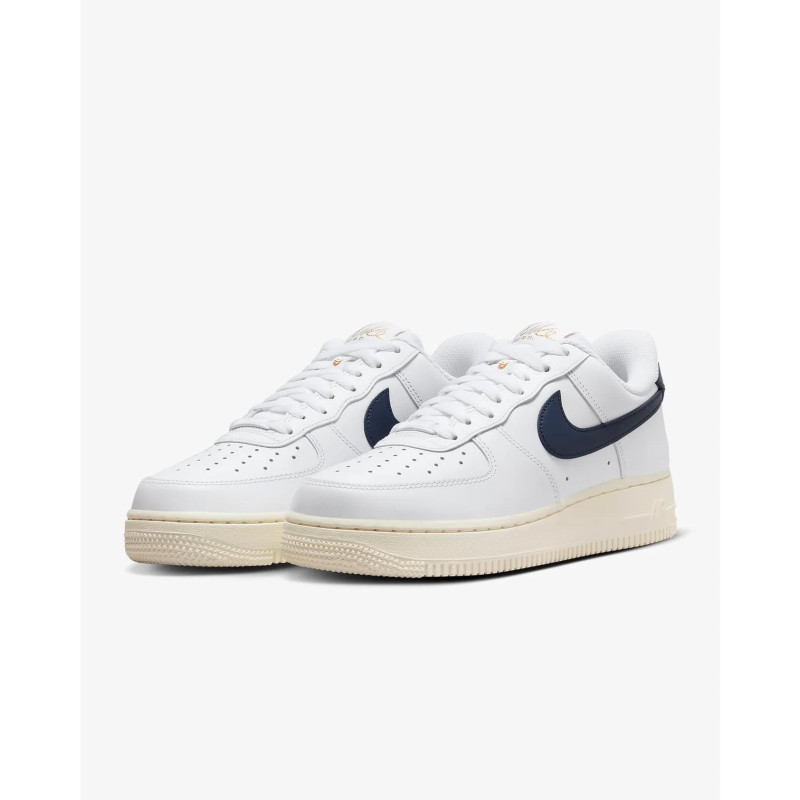 Кросівки жіночі Nike Air Force 1 '07 Flyease (HJ9122-100)