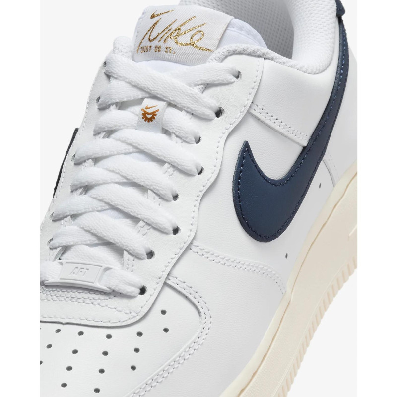 Кросівки жіночі Nike Air Force 1 '07 Flyease (HJ9122-100)