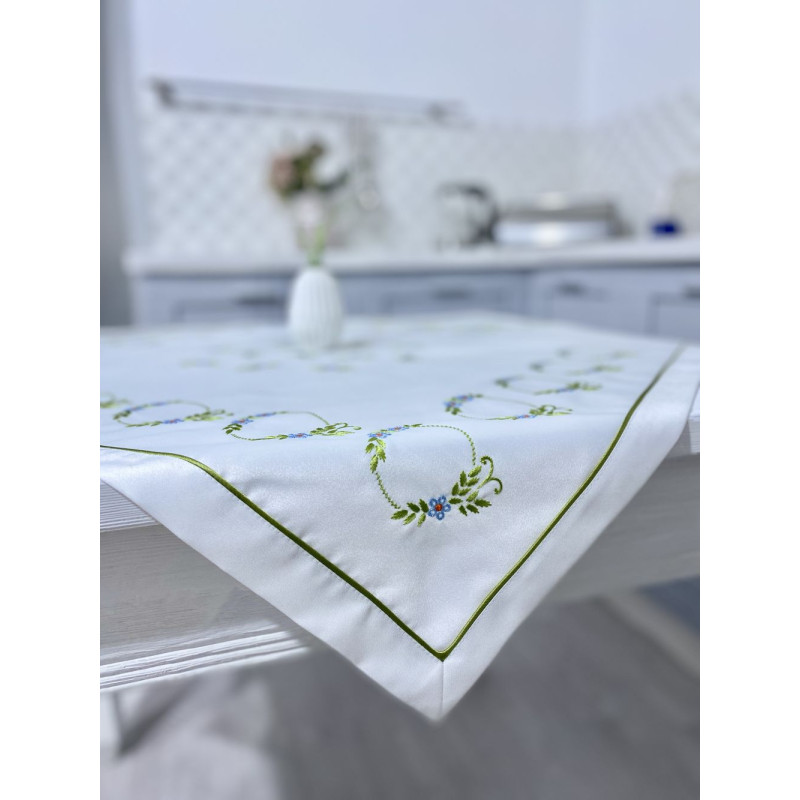 Скатертина вишивана великодня SKVV039