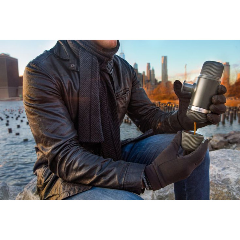 Портативна еспресо-кавоварка Wacaco Nanopresso сіра, механічна, для меленої кави