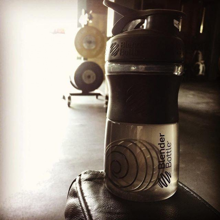 Шейкер спортивний (пляшка) BlenderBottle SportMixer Flip 20oz/590ml Black
