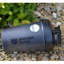 Шейкер спортивний BlenderBottle Classic Loop 20oz/590ml Black Шейкер спортивний BlenderBottle Classic Loop 20oz/590ml Black