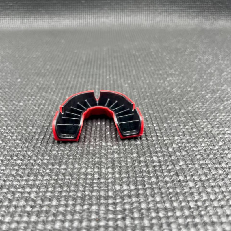 Капа OPRO Silver UFC дитяча (вік до 10) Red/Black (ufc.102515002)