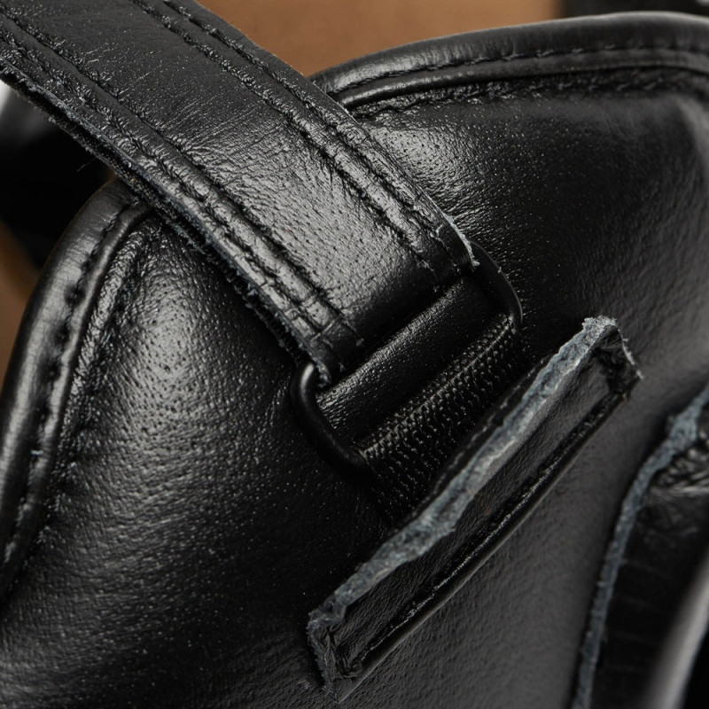 Боксерський шолом з бампером Leone CS425 Black M