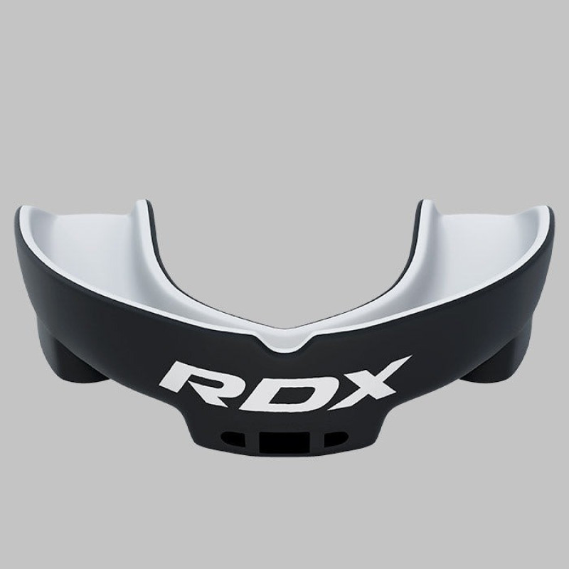 Капа RDX 3w, Взрослая (возраст 12+) Black/White, Посадка: Boil & Bite (кипячение + прикус), Двухслойный полимер, Черно-белый