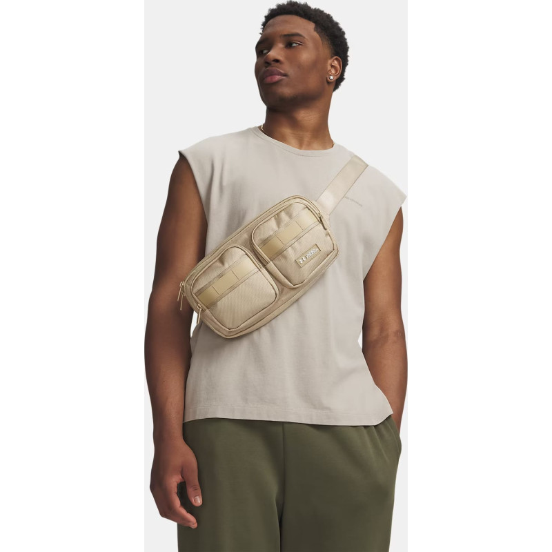 Сумка на пояс UA Triumph Crossbody 4L