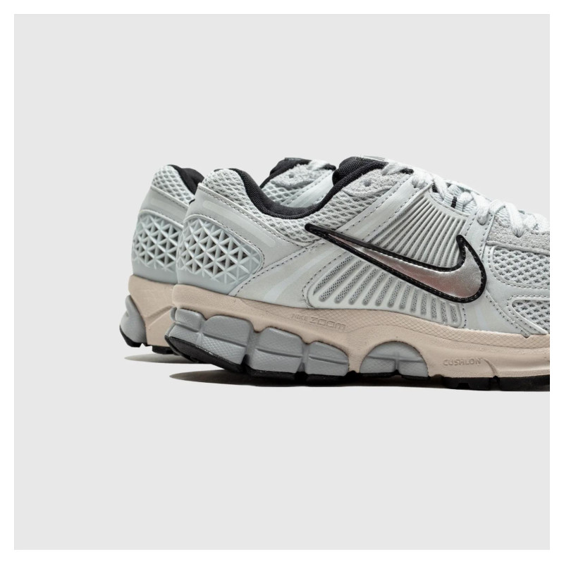Кросівки жіночі Nike Wmns Zoom Vomero 5 White (FN6742-002)