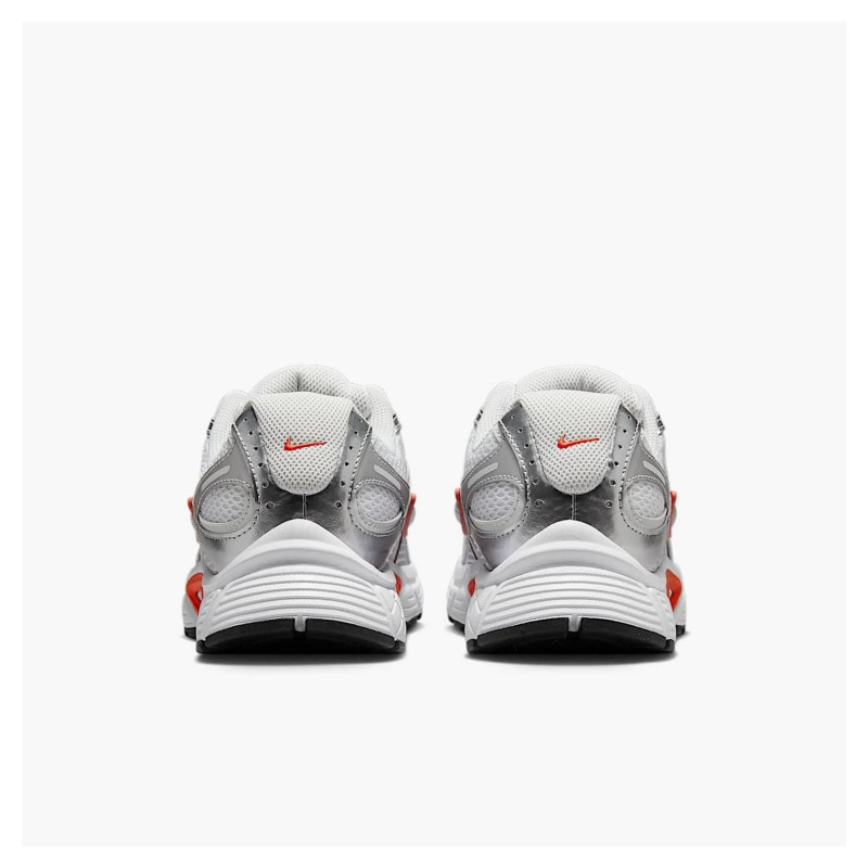 Кросівки жіночі Nike V5 Rnr (HQ7901-100)