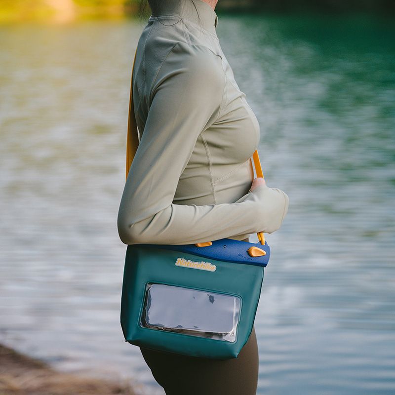 Водонепроникна сумка Naturehike CNK2300BS016, 5,6 л, темно-зелена