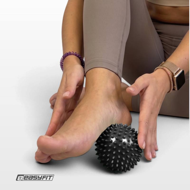 Масажний м'яч EasyFit PVC з шипами, діаметр 7,5 см, жорсткий, чорний