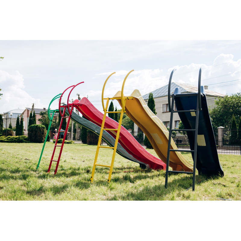 Детская горка 2,2м с металлической лестницей высота 1,2 м (разные цвета)