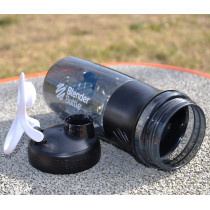 Шейкер спортивний (пляшка) BlenderBottle SportMixer Flip 28oz/820ml Black/White Шейкер спортивний (пляшка) BlenderBottle SportMixer Flip 28oz/820ml Black/White