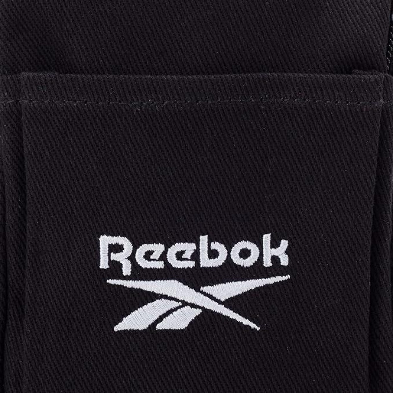 Нагрудная сумка-бананка через плечо, слинг Reebok Classic Foundation черная