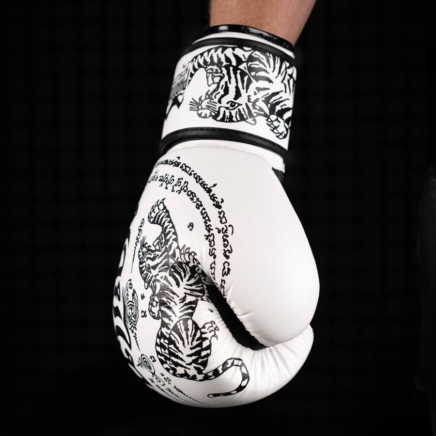 Боксерські рукавиці Phantom Muay Thai White 12 унцій (бинти в подарунок)