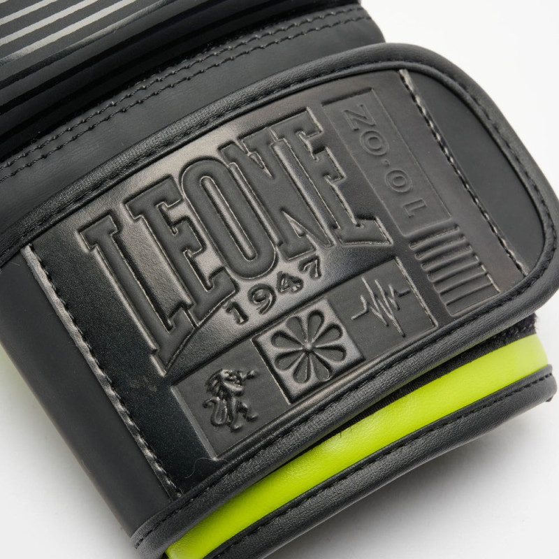 Боксерские перчатки Leone GN313 WAVES Black (капа в комплекте), 14 унций, 100% PU, Черный