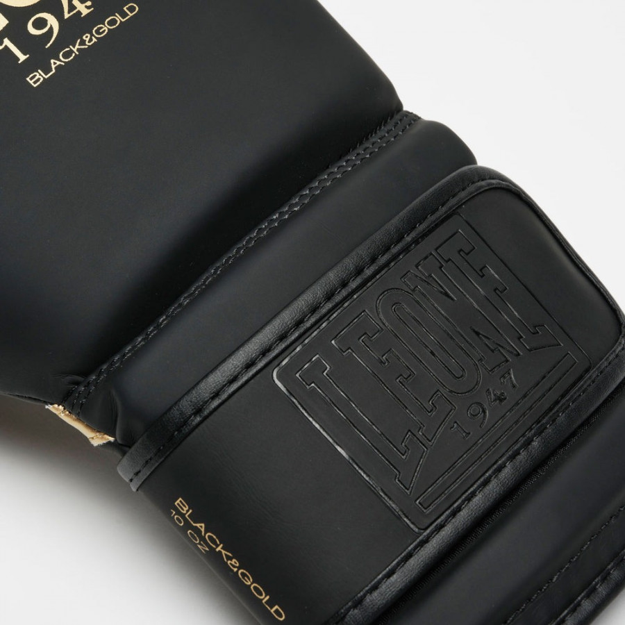 Боксерські рукавиці Leone GN059D Black/Gold 16 унцій (капу в комплекті)