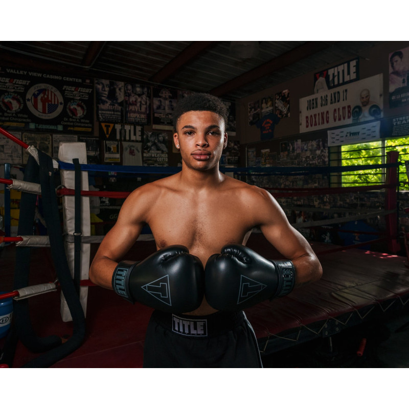 Боксерські рукавиці TITLE Boxing Vegan Gloves Black 12 oz 