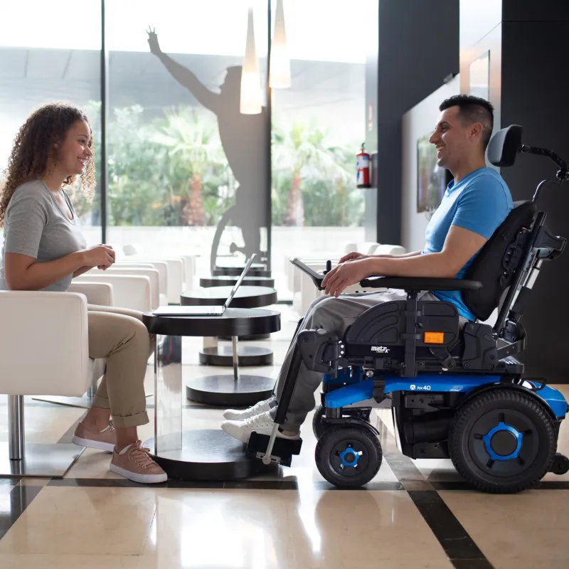 Крісло колісне з електроприводом Invacare AVIVA RX40 (AVIVA RX40-1794)
