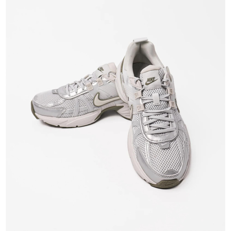 Кросівки жіночі Nike V2k Run (FD0736-006)
