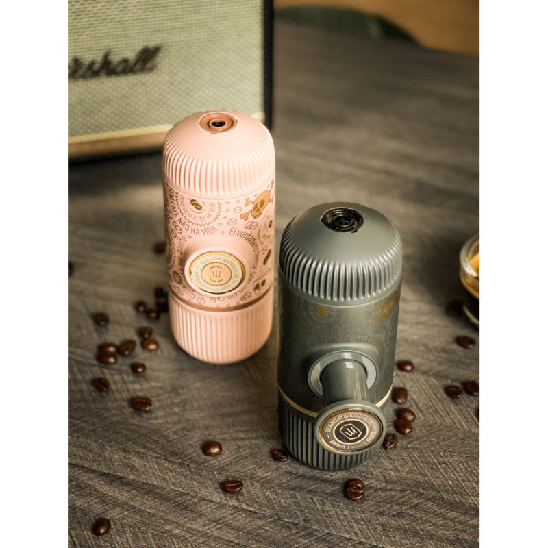 Портативна еспресо-кавоварка Wacaco Nanopresso темно-сіра з чохлом, механічна, для меленої кави