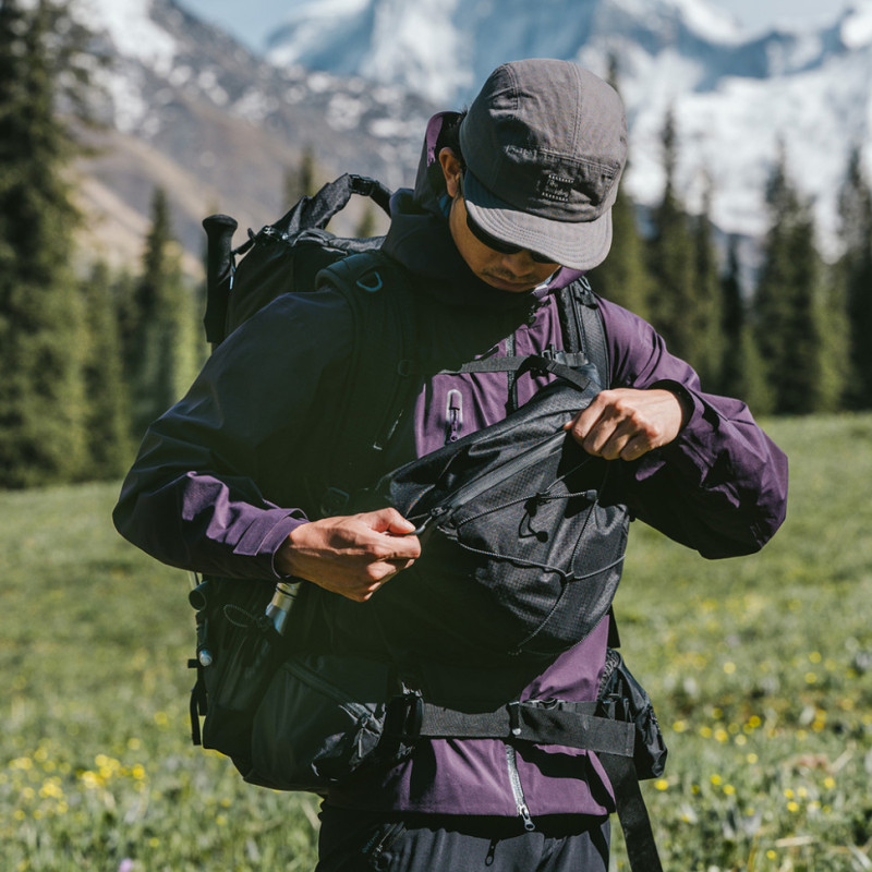 Рюкзак туристичний Naturehike Helium CNK2450XB014, 70 л, чорний, M