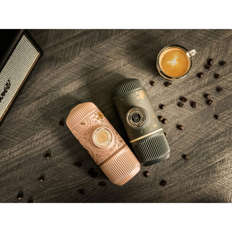 Портативна еспресо-кавоварка Wacaco Nanopresso темно-сіра з чохлом, механічна, для меленої кави