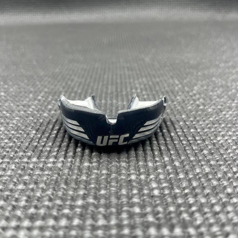 Капа OPRO Instant Custom-Fit UFC доросла (вік 11+) Silver/Black (art.102529002)