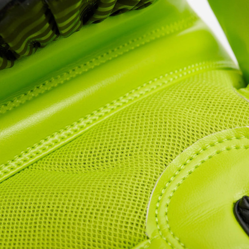 Боксерські рукавиці Leone GN313 WAVES Black 16 унцій 