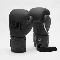 Боксерські рукавиці Leone GN059 Black/White 10 унцій (капу в комплекті) Боксерські рукавиці Leone GN059 Black/White 10 унцій (капу в комплекті)