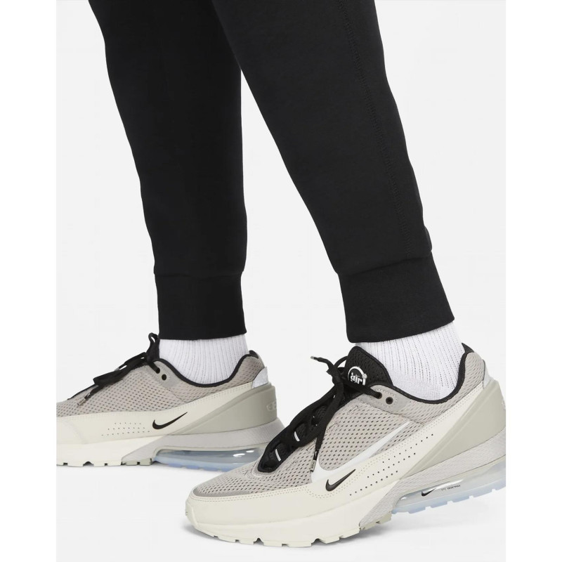 Брюки чоловічі Nike M Nk Tch Flc Jggr (FB8002-010)