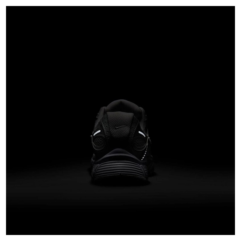 Кросівки чоловічі Nike V5 Rnr White Black Metallic Silver (HQ7901-101)