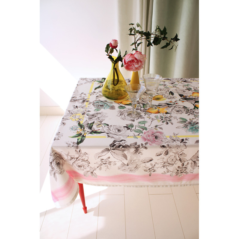 Скатертина з водовідштовхуючим покриттям MANTEL MAITE