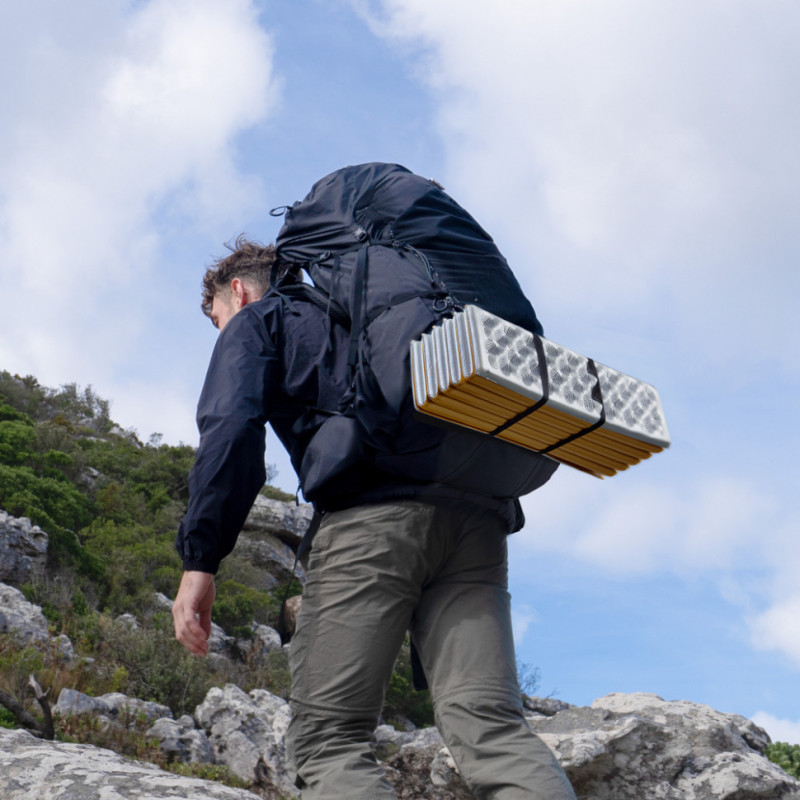 Килимок туристичний складаний одномісний Naturehike CNK2650WS027, 185 х 56 х 2.6 см золотистий