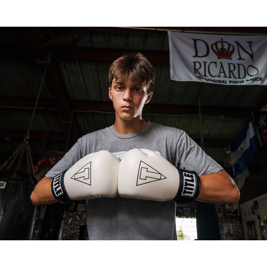 Боксерські рукавиці TITLE Boxing Vegan Gloves White/Black 14 oz