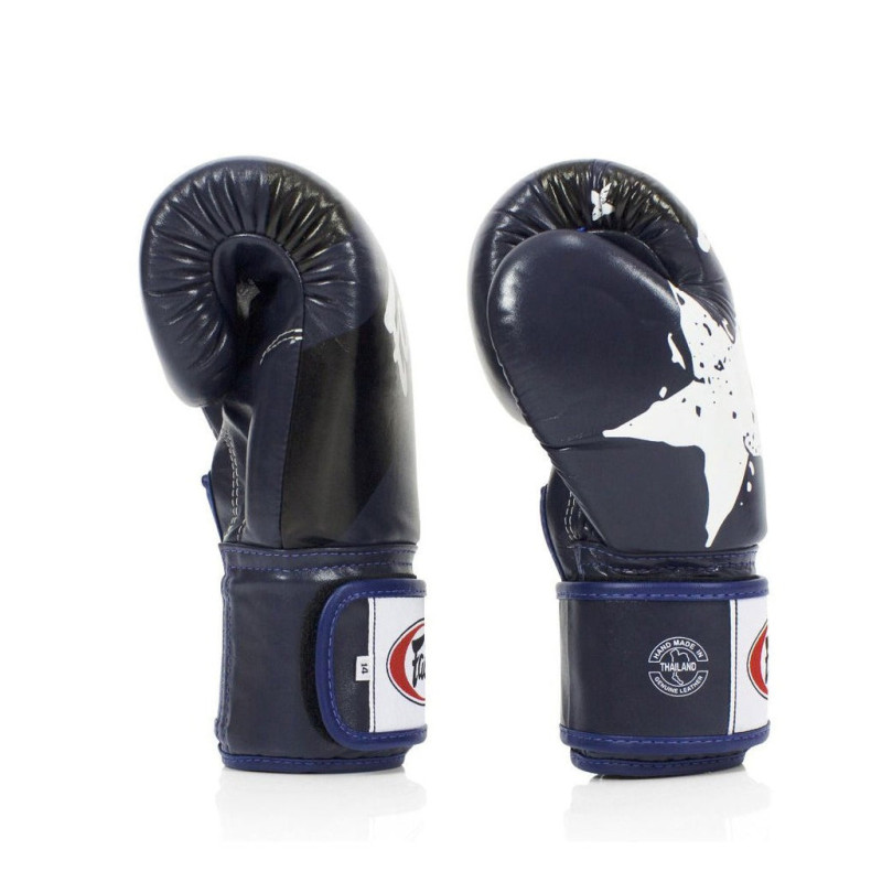 Боксерські рукавиці Fairtex BGV1 Nation Print Blue 14 унцій (бинти в комплекті)