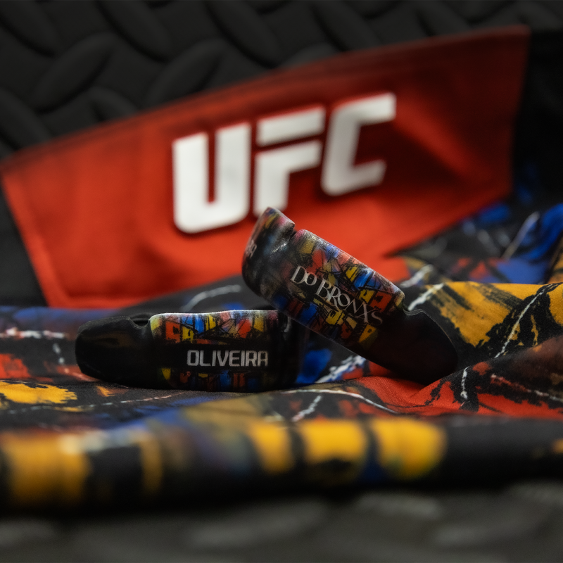Капа OPRO UFC Fighter Collection Oliveira доросла (вік 11+) Blackl (art.102529009)