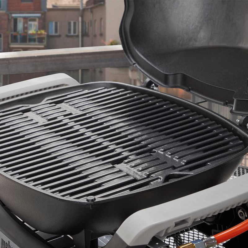 Газовий гриль Weber Q1200N Black з бічними столиками 1501070 Код: 012982