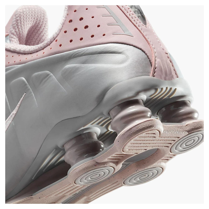 Кросівки жіночі Nike Shox R4 (AR3565-600)