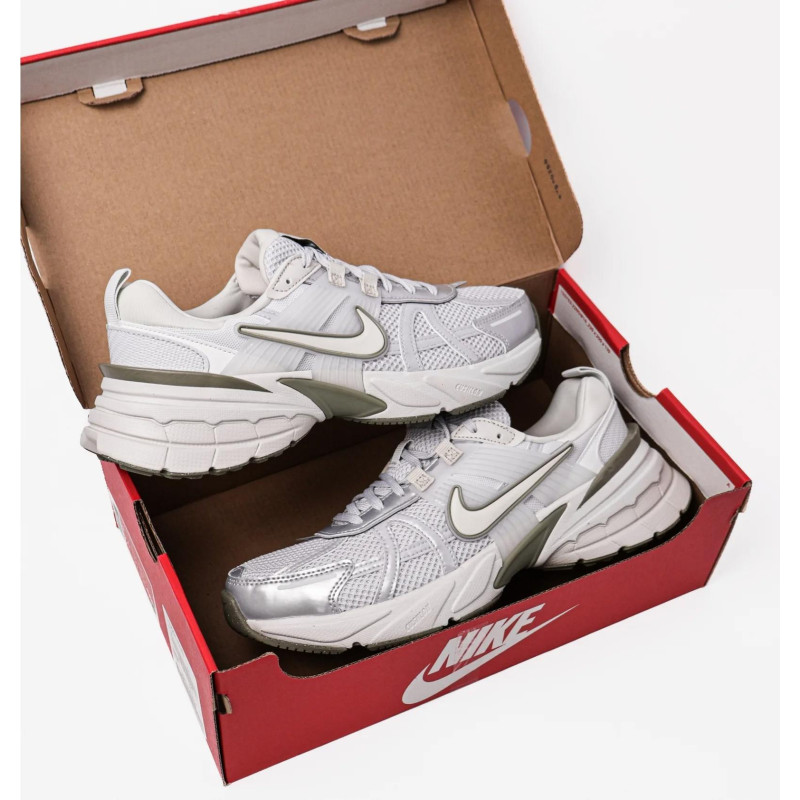 Кросівки жіночі Nike V2k Run (FD0736-006)