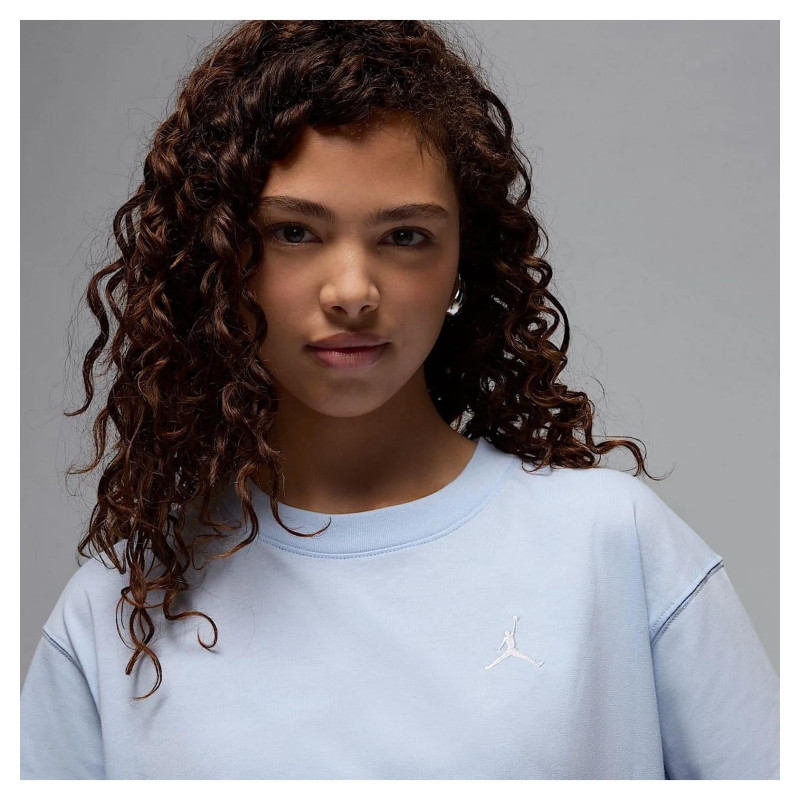 Футболка жіноча Nike Essentials (FN4500-407)
