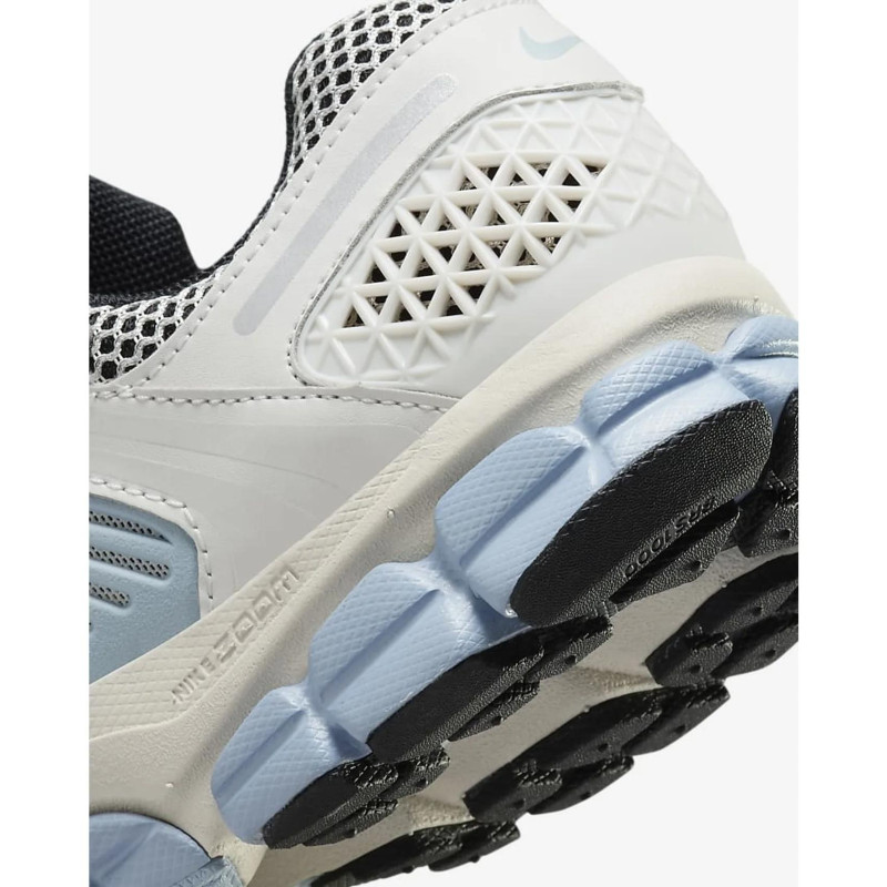 Кросівки жіночі Nike Zoom Vomero 5 (FQ7079-001)